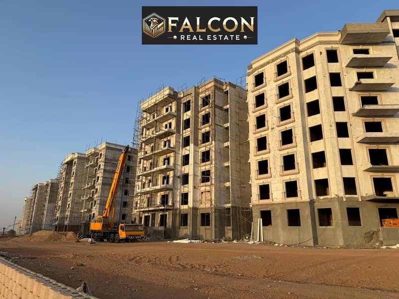3-bedroom apartment (all master suites) featuring an unobstructed, panoramic view of the entirety of Madinaty. Located in the first compound along the - Widok 5