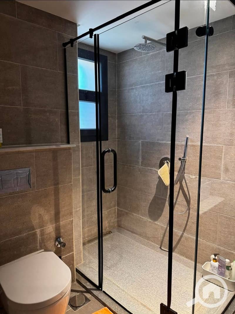 8 1000330467. jpg