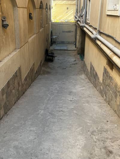 Garage for Rent in New Cairo, Cairo - مخزن و جراج للايجار في التجمع الاول - يصلح لكل الانشطه