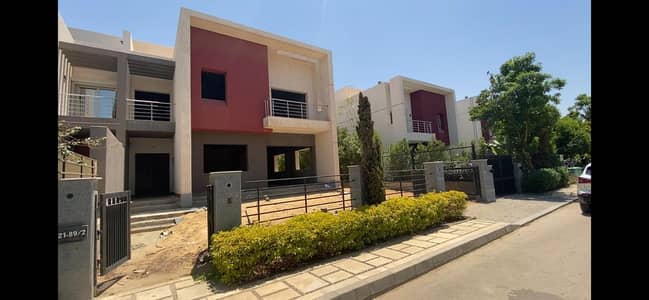 3 Bedroom Twin House for Sale in Madinaty, Cairo - للبيع بمدينتي - فيلا مودرن للبيع كاش من المالك مباشرة 3 Bedroom Twin House for Sale in Madinaty, Cairo - للبيع بمدينتي - فيلا مودرن للبيع كاش من المالك مباشرة