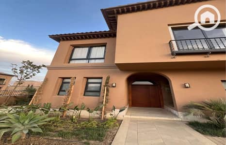 4 Bedroom Twin House for Sale in Sheikh Zayed, Giza - 710653456_2502224050303957_3961332119658710265_n_1400x900. jpg 4 Bedroom Twin House for Sale in Sheikh Zayed, Giza - 710653456_2502224050303957_3961332119658710265_n_1400x900. jpg
