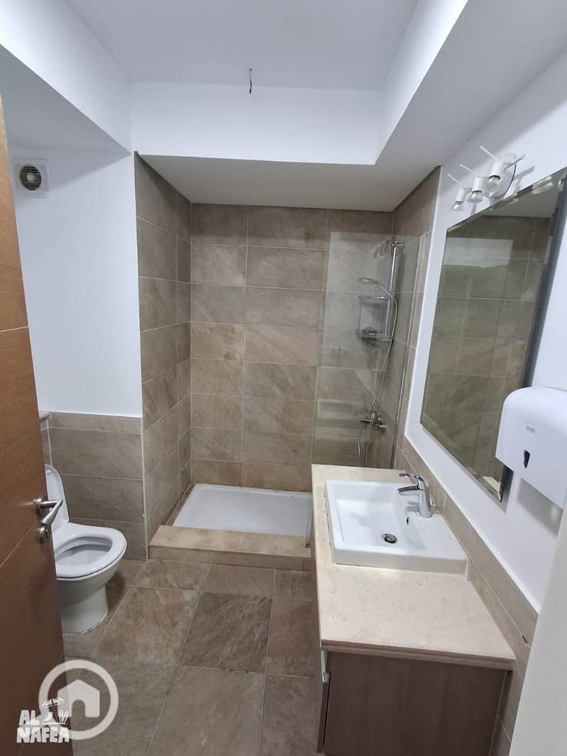 5 7bed94f1-5d98-4cc5-a34a-d032a5eb7895. jpg