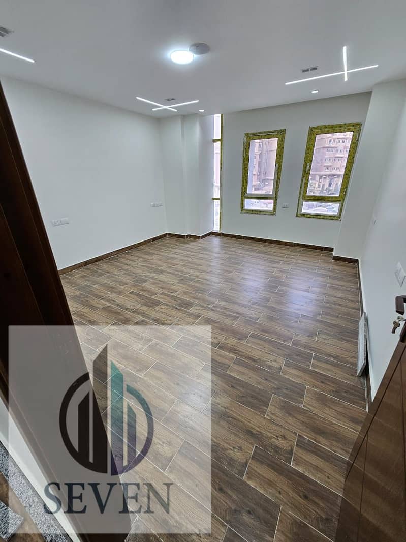 *Administrative office for rent 170 m², air-conditioned, Sama Towers, right on the Ring Road, just minutes to Fifth Settlement* - Más