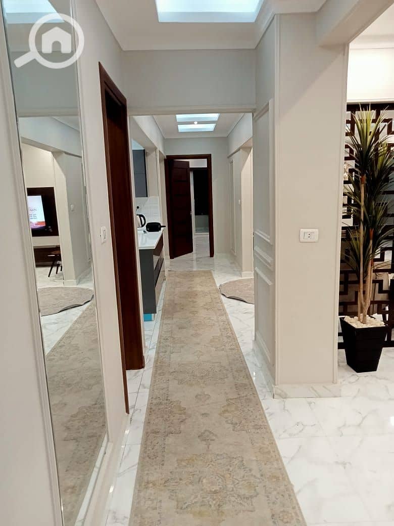 Furnished hotel apartment with hotel finishing for daily and monthly rental for families for upscale and distinguished living. - Więcej