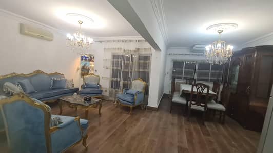 2 Bedroom Flat for Sale in Heliopolis, Cairo - شقة بموقع هادئ بجراج خاص