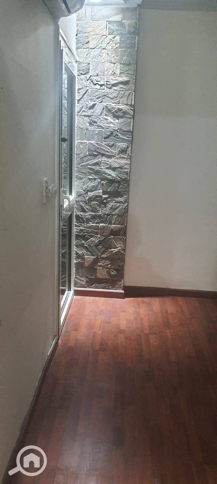 4 551458. jpg