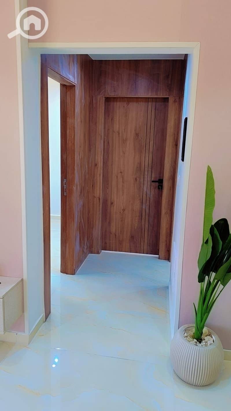 18 ae8eefc7-0af9-4512-8482-c8b23962774c. jpg