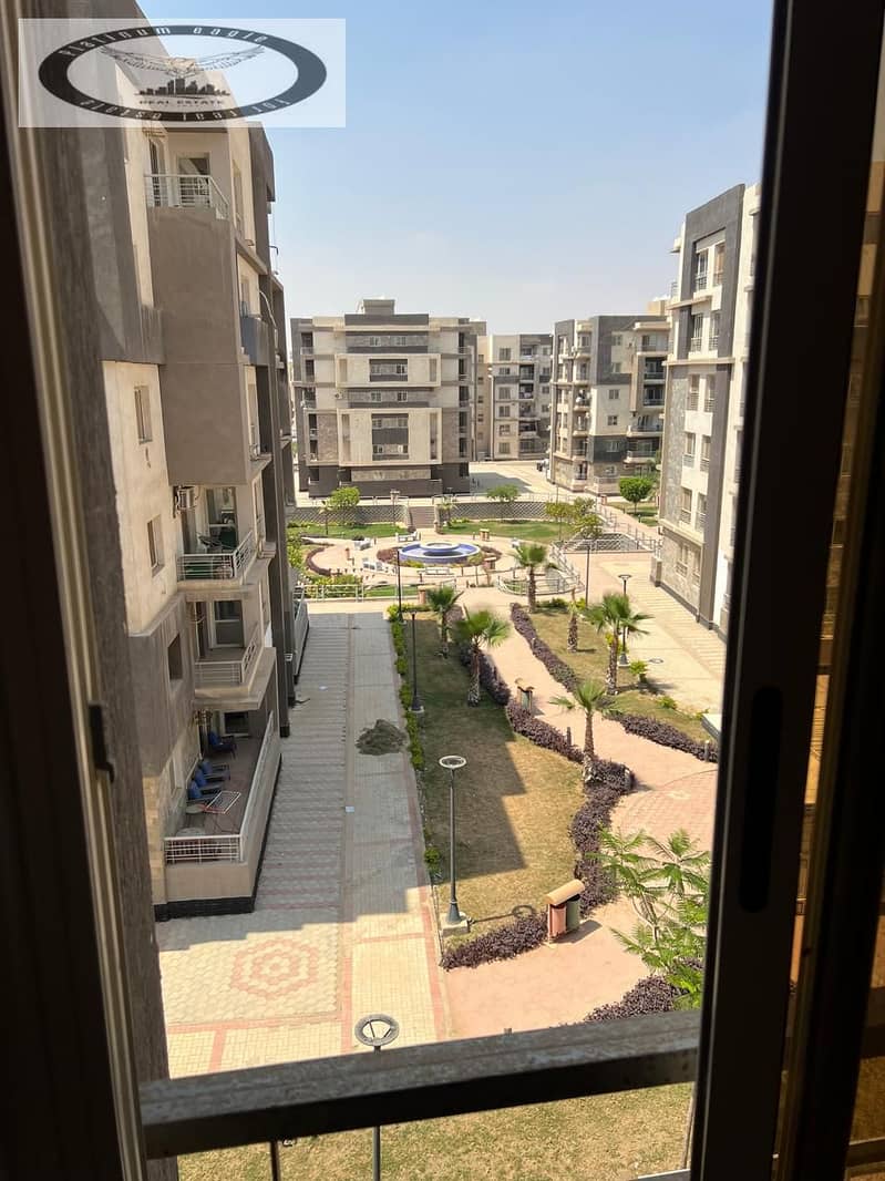 Furnished apartment for rent in Dar Misr Al-Qaranful Compound, Fifth Settlement Garden view Located opposite Al-Rehab and the Eastern Market Super-lux - Ansicht 2