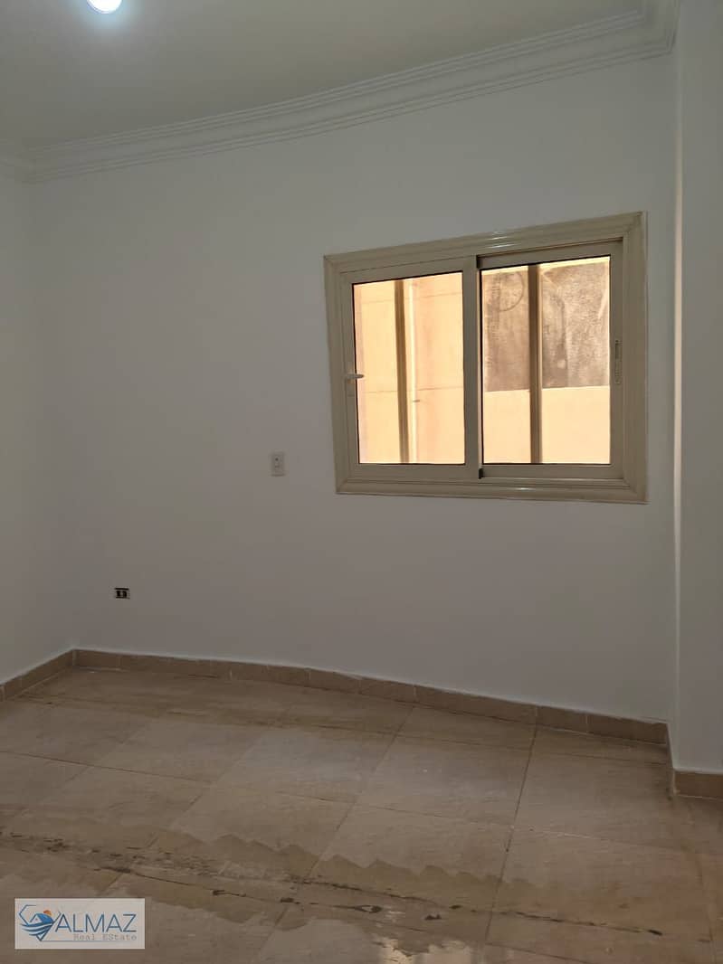 A distinctive, unfurnished apartment for rent, suitable for both administrative and residential use, in the Fifth Settlement, South Lotus area. - Aanzicht 6