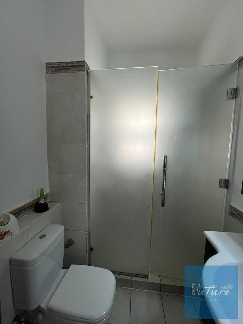 9 e891cdce-32ac-4691-b252-76d5799d77c0. jpg