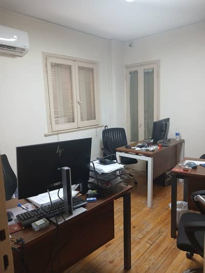 Co-Working Space for Rent in Dokki, Giza - مكتب إداري او سكني لقطة بشارع الفالوجا العجوزة