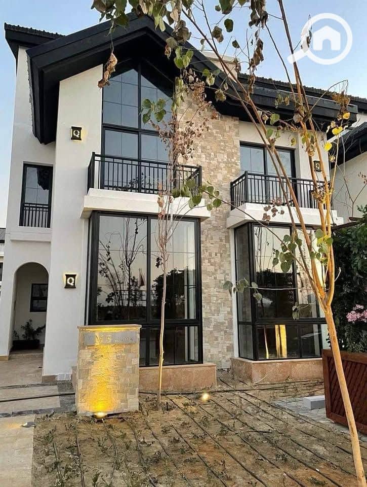 A luxurious villa, fully finished to an ultra-super-luxury standard, with modifications, in a very distinguished location in the Golden Square - Vista 2