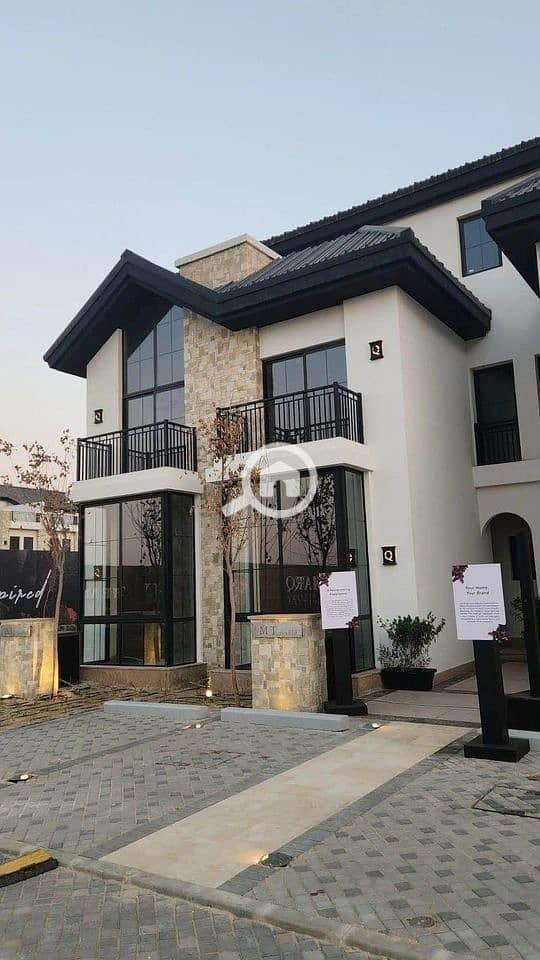 A luxurious villa, fully finished to an ultra-super-luxury standard, with modifications, in a very distinguished location in the Golden Square - Vista 6