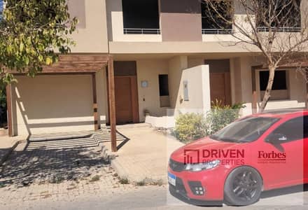4 Bedroom Townhouse for Sale in 6th of October, Giza - original (1). jpg