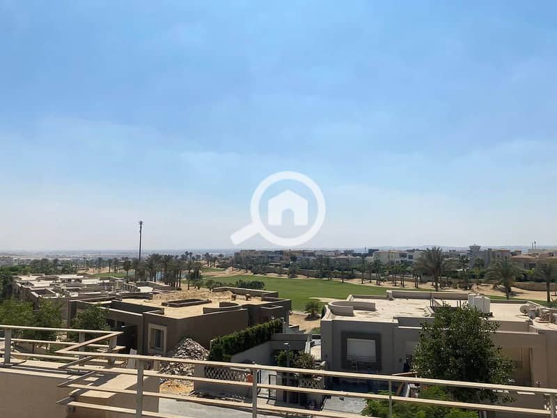 Twin house for sale on the golf course in Palm Hills Golf Views at a special price - Mehr