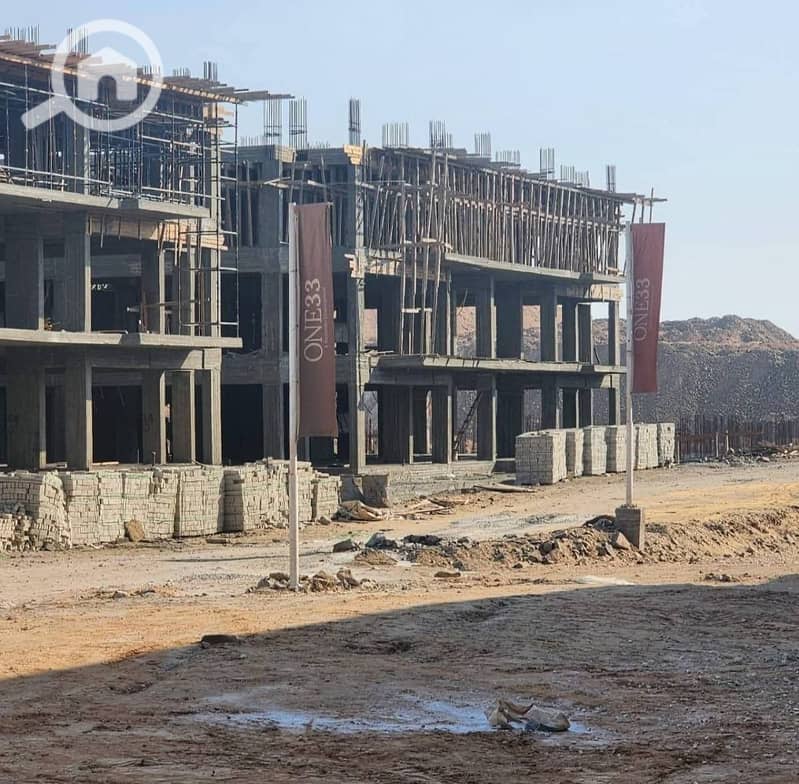 For sale, a 85-meter studio in One33 – Badr El Din, located strategically in the heart of Sheikh Zayed, combining tranquility with easy access to key thoroughfares and services. - Vista 4