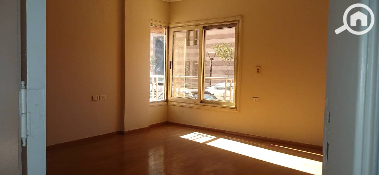 Ground floor apartment for sale in Hayat Degla compound at the lowest price for quick sale - Bild 3