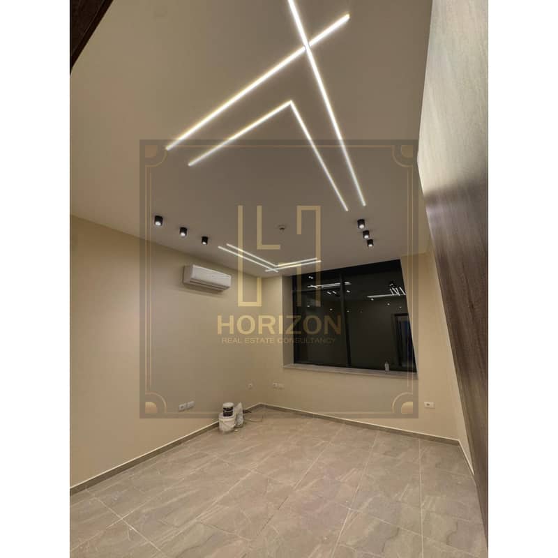 office 61m for rent in Lake View plaza mall New Cairo - Vaade 2