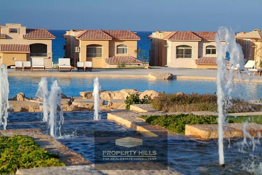 Receive a super luxury finished chalet with a lagoon view in the hills of Sidi Abdel Rahman next to La Vista, Hacienda, and Marassi. - Fler