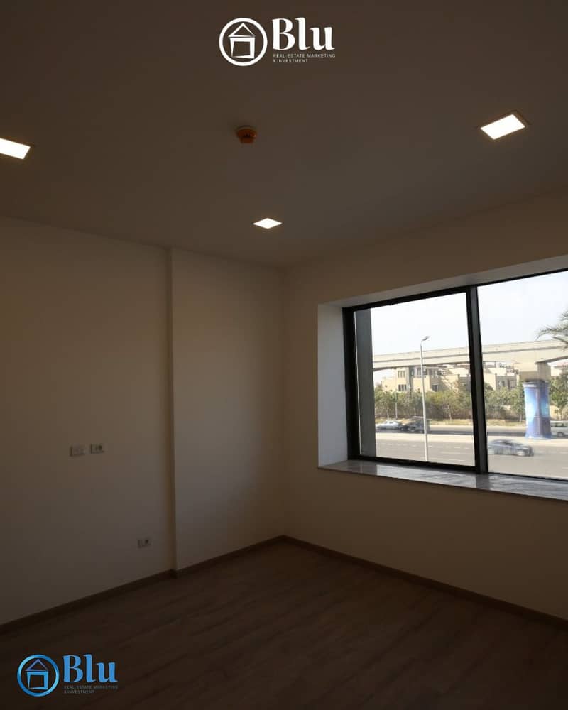 The largest fully finished administrative office for rent at Lake Town Mall strategically located on Bin Zayed Axis Ready for immediate use - Widok 5
