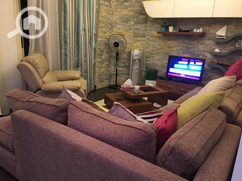 Luxurious furnished hotel apartment with air conditioning in a new building overlooking a garden on Karim Benouna Street, vertically located on Street 9, Muqattam. - Bild 2