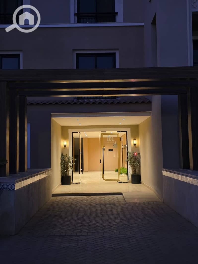 From owner | 123 sqm Ready Resale Apartment in Village West Sheikh Zayed - Altro