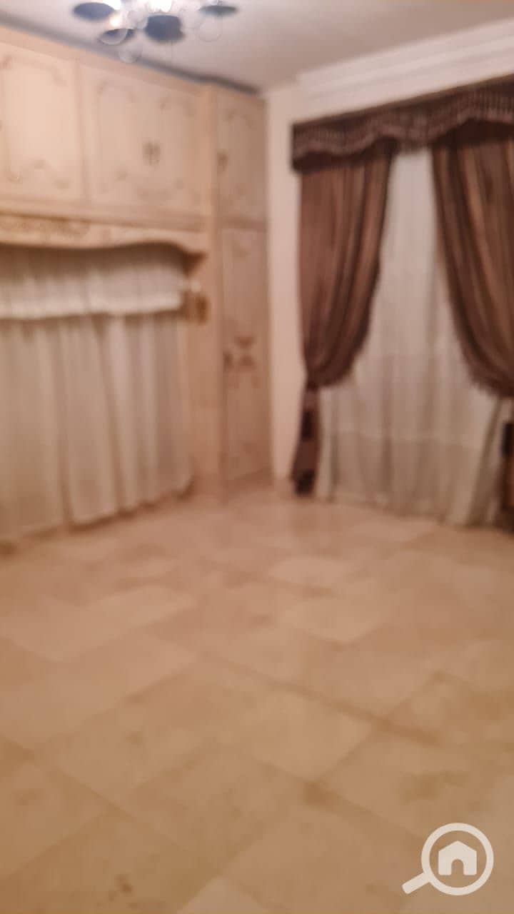 Ground Floor Apartment with Private Garden for Rent in Zayed 2000 Compound | Kitchen & ACs - Widok 5