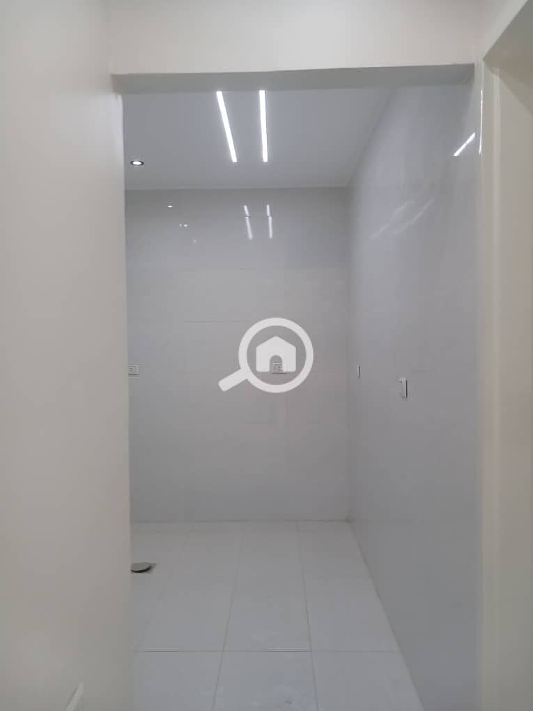 5 1000618030. jpg