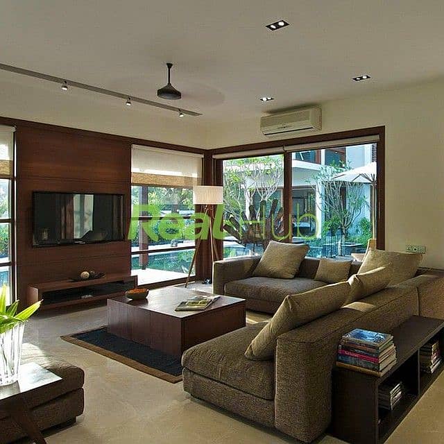 9 cozy living room (1). jpeg
