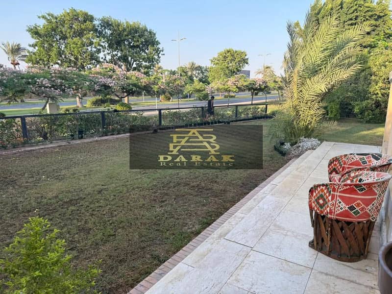 Two adjacent twin houses for sale, ready for commercial use. - Meer
