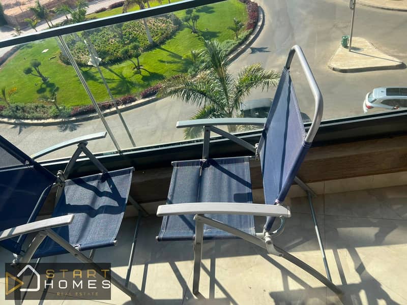 Fully furnished 100-square-meter, two-bedroom apartment for rent in Privado, Madinaty; features custom finishes and brand-new furniture and appliances - Aanzicht 4