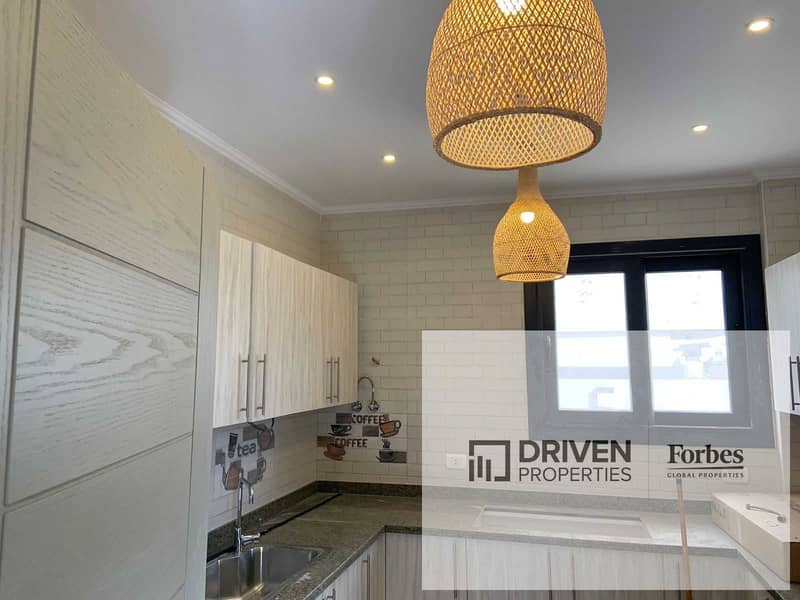 Ready To Move Fully Finished Twin House For Rent With Kitchen and AC's In Patio El Zahraa Compound Sheikh Zayed Giza - Pogled 3