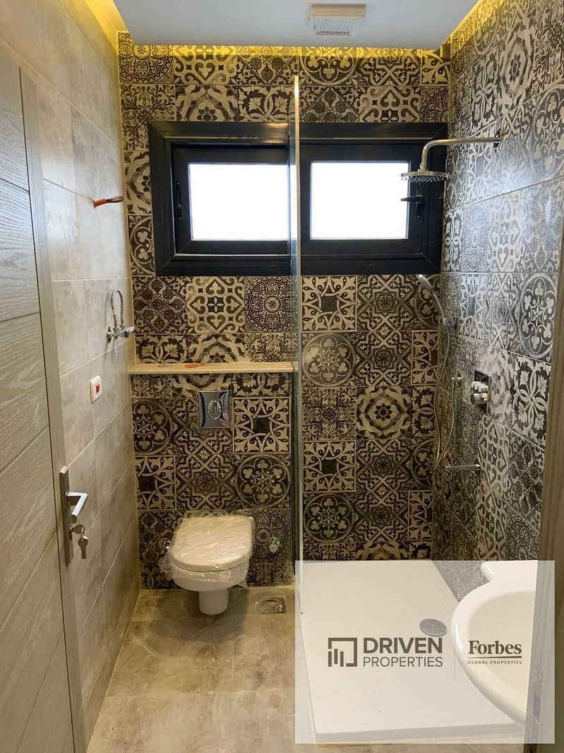 Ready To Move Fully Finished Twin House For Rent With Kitchen and AC's In Patio El Zahraa Compound Sheikh Zayed Giza - Pogled 4