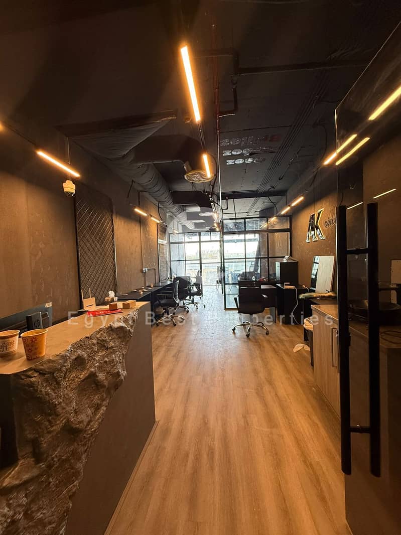 HOT DEAL Office 70m Finished Direct on South 90th for Rent in Eastlane Mall New Cairo - Vista 2