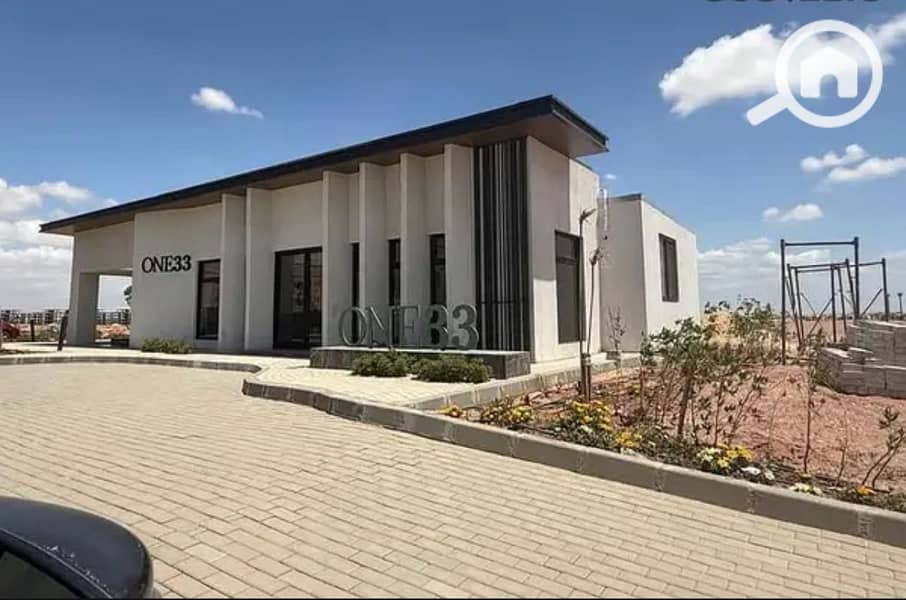 Studio 85m for sale in Compound One 33 (Arkan Palm) with delivery in a year and a half, very close to the 26th of July Axis. - Altro