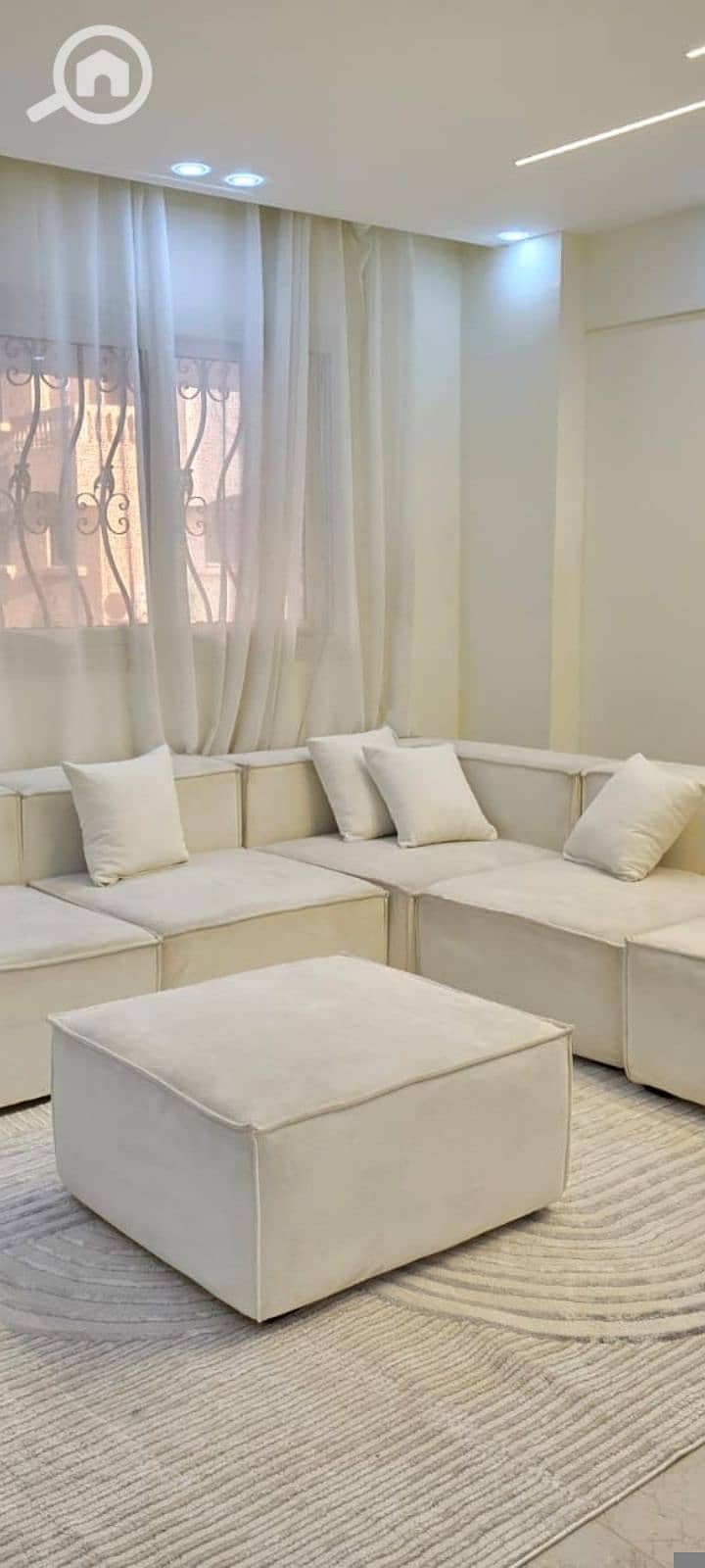 Furnished apartment for rent, air-conditioned, steps to MSA - Więcej