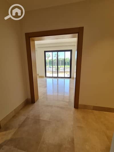 3 Bedroom Flat for Sale in Sheikh Zayed, Giza - Room. jpg