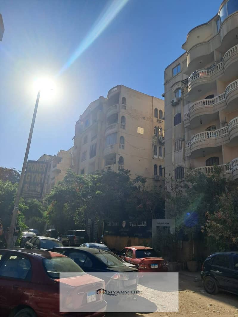 For rent, 170m² second-floor frontage directly next to Jardinia Street. - Vista 2
