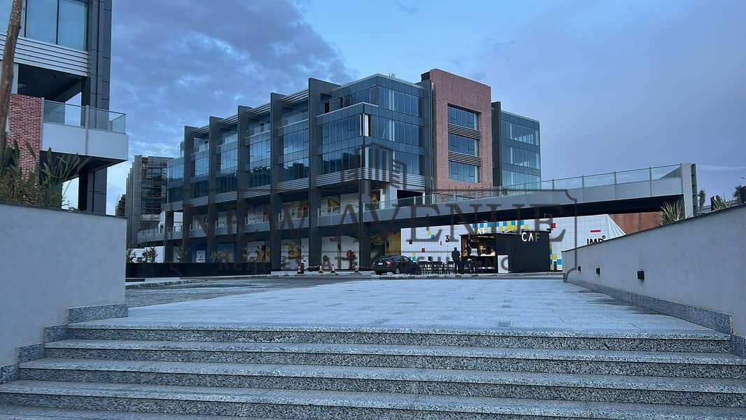 Prime Corner office with open view fully finished ready to move new Cairo - Widok 2