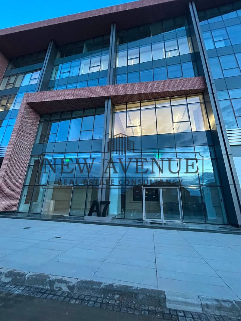 Prime Corner office with open view fully finished ready to move new Cairo - Widok 3