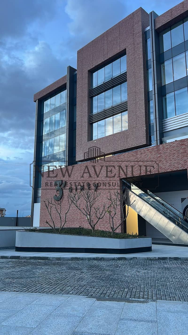 Prime Corner office with open view fully finished ready to move new Cairo - Widok 5