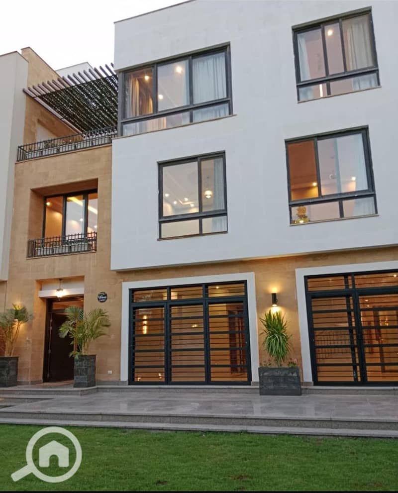 Ready to Move Villa for Sale in SODIC Westown Sheikh Zayed | 4 Bedrooms | 306 sqm | Private Garden | Luxury Finishing - Aanzicht 2