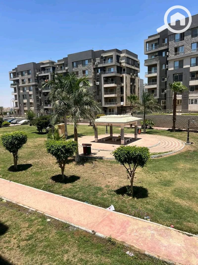 Opportunity for sale in Dar Misr El Shorouk, 130 sqm, first upper floor, first phase, great location and building, in front of the main gate, special - Widok 2