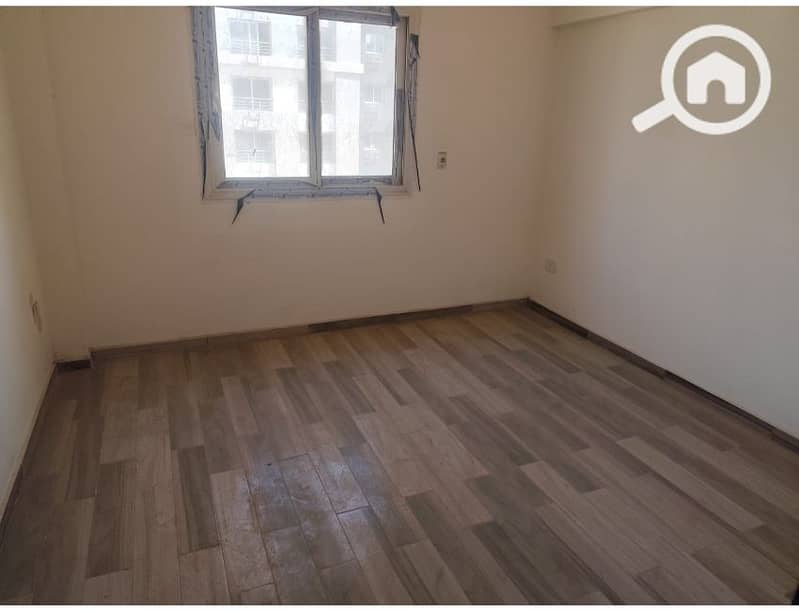 Fully finished apartment for sale directly from the owner, 115 m, with unobstructed view, in Jannat Zayed 4. Price negotiable. (Jannat October) - Aanzicht 3