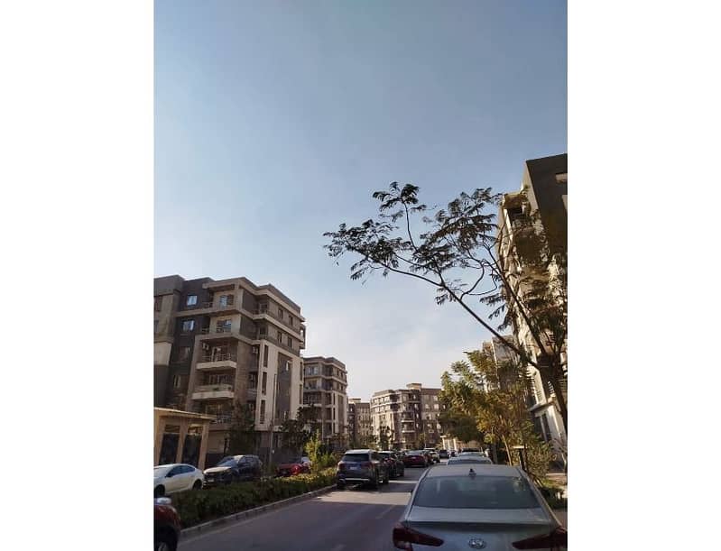 Fully finished apartment for sale directly from the owner, 115 m, with unobstructed view, in Jannat Zayed 4. Price negotiable. (Jannat October) - Aanzicht 6