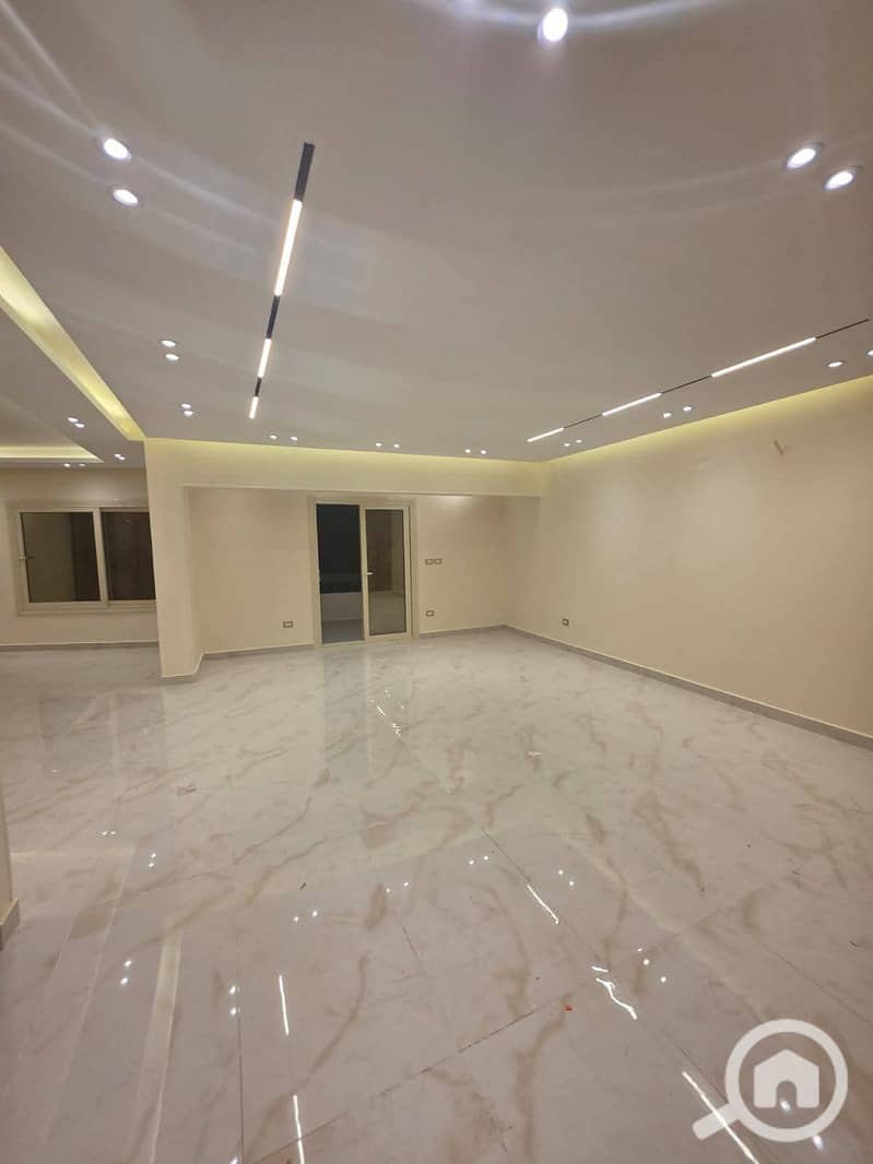 Apartment for sale in 6 October, Astoria Park Compound, 203 m, semi-finished, in front of the compound is the Police Club. - Widok 2