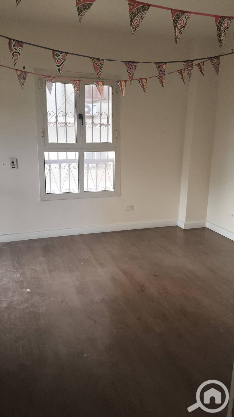 Apartment for rent with a kitchen on the upper ground floor on a main street suitable for all purposes and administrative companies in Sheikh Zayed. - Widok 4