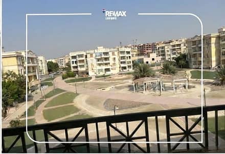 3 Bedroom Flat for Rent in Sheikh Zayed, Giza - splitanimage-r1-c2. png 3 Bedroom Flat for Rent in Sheikh Zayed, Giza - splitanimage-r1-c2. png