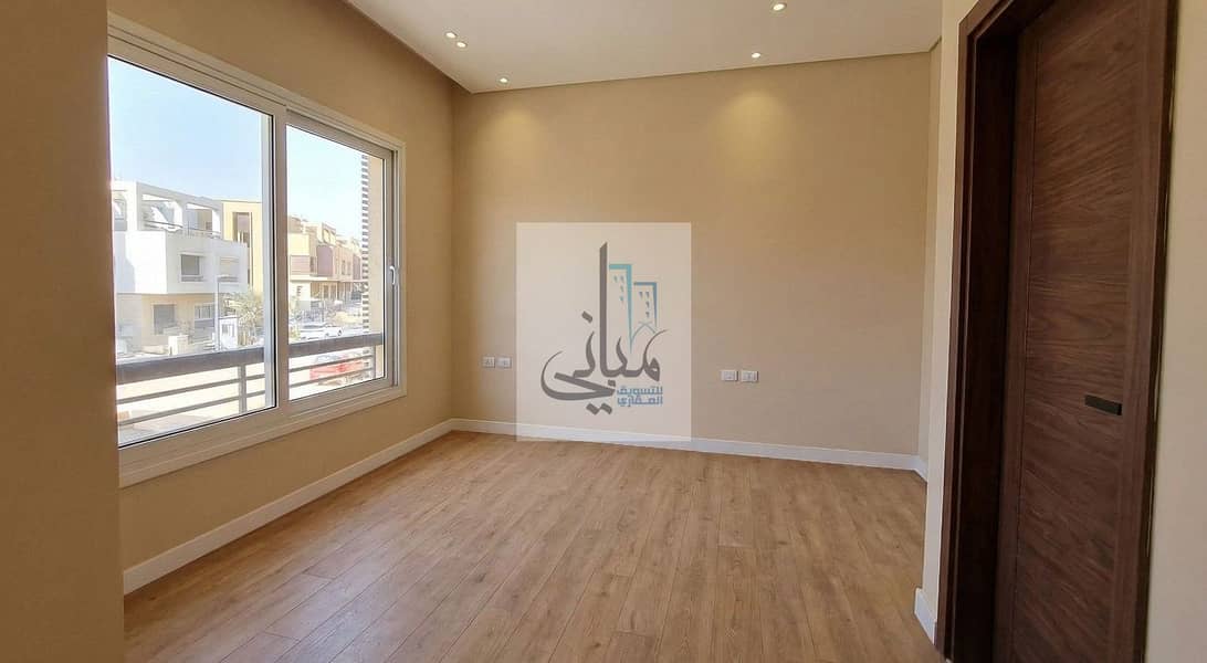 Town House for rent in Kings Range, New Giza, 6th of October; 305 sqm, including A/C units and kitchen - Widok 5