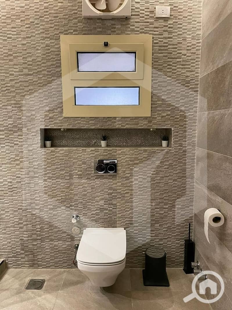 18 Royal Meadows 20. jpg